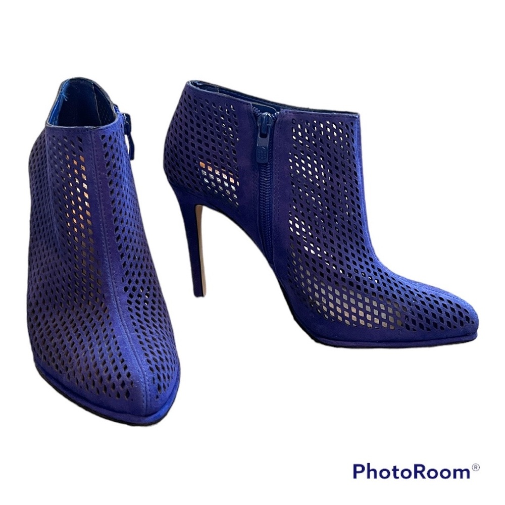 Blue Mesh Vince Camuto booties size 6